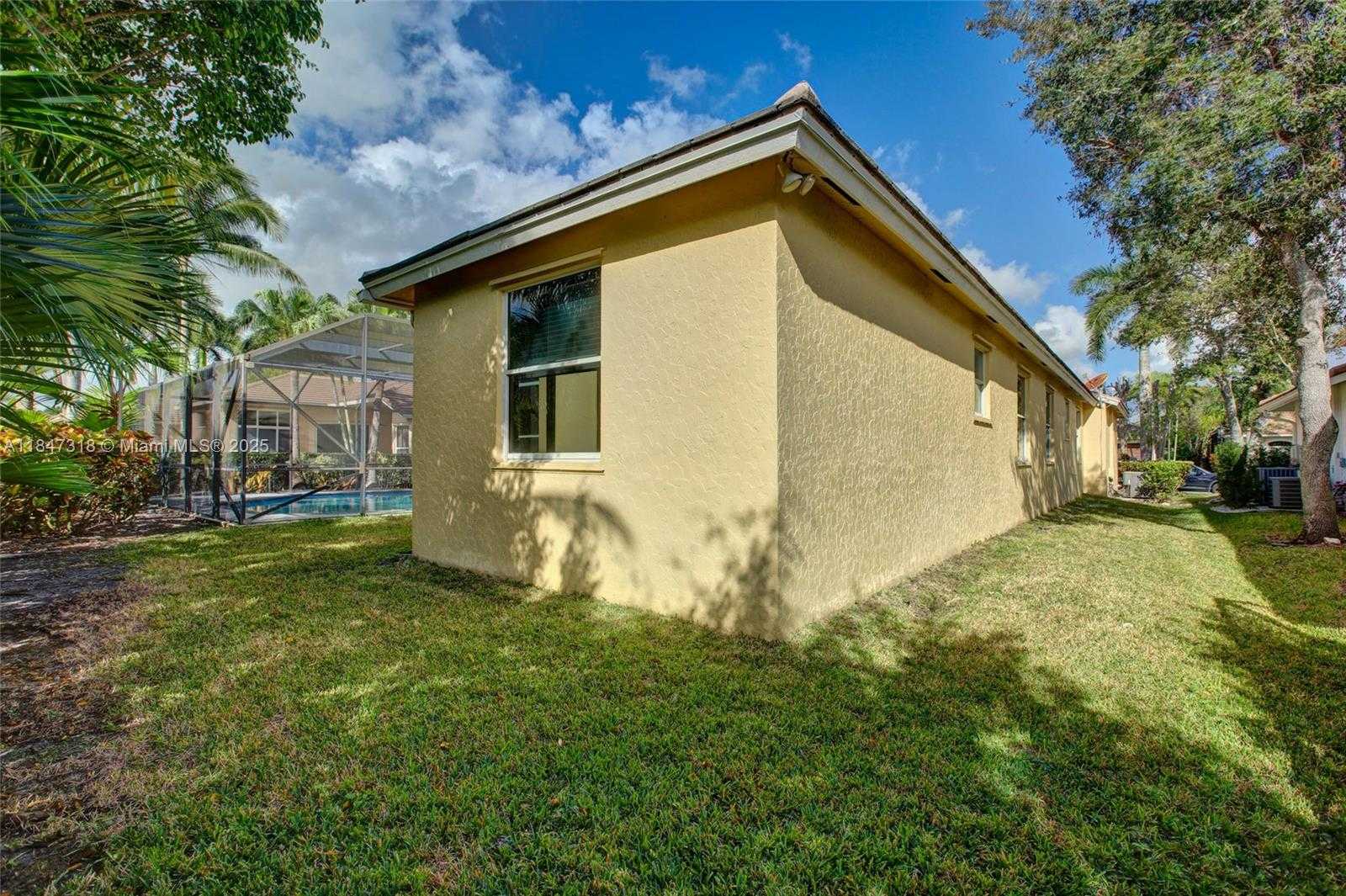 Small Image of 2536 EAGLE RUN COURT, Weston Number 44