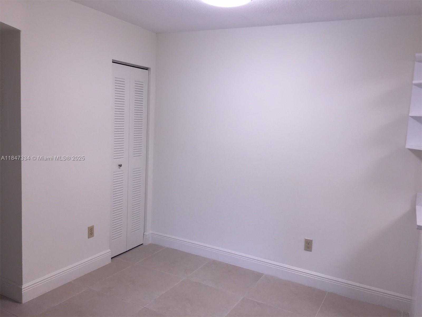 Small Image of 10740 NORTH KENDALL DR #L-14, Miami Number 4