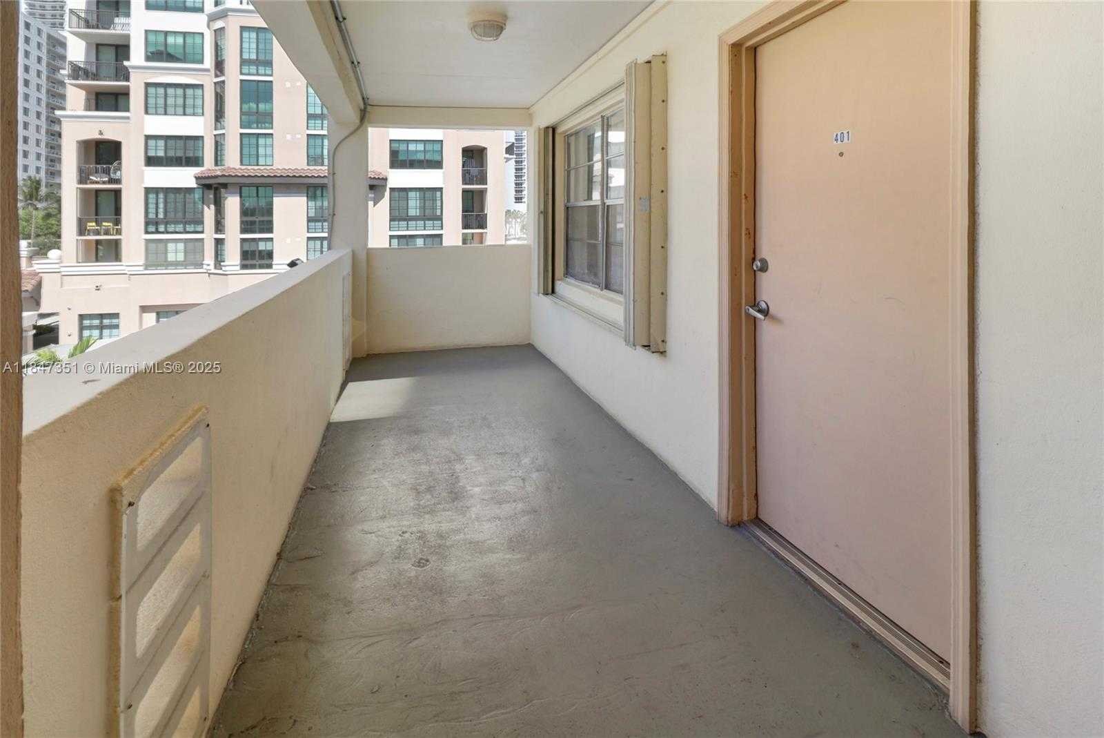 Small Image of 220 KINGS POINT DR #401, Sunny Isles Beach Number 26