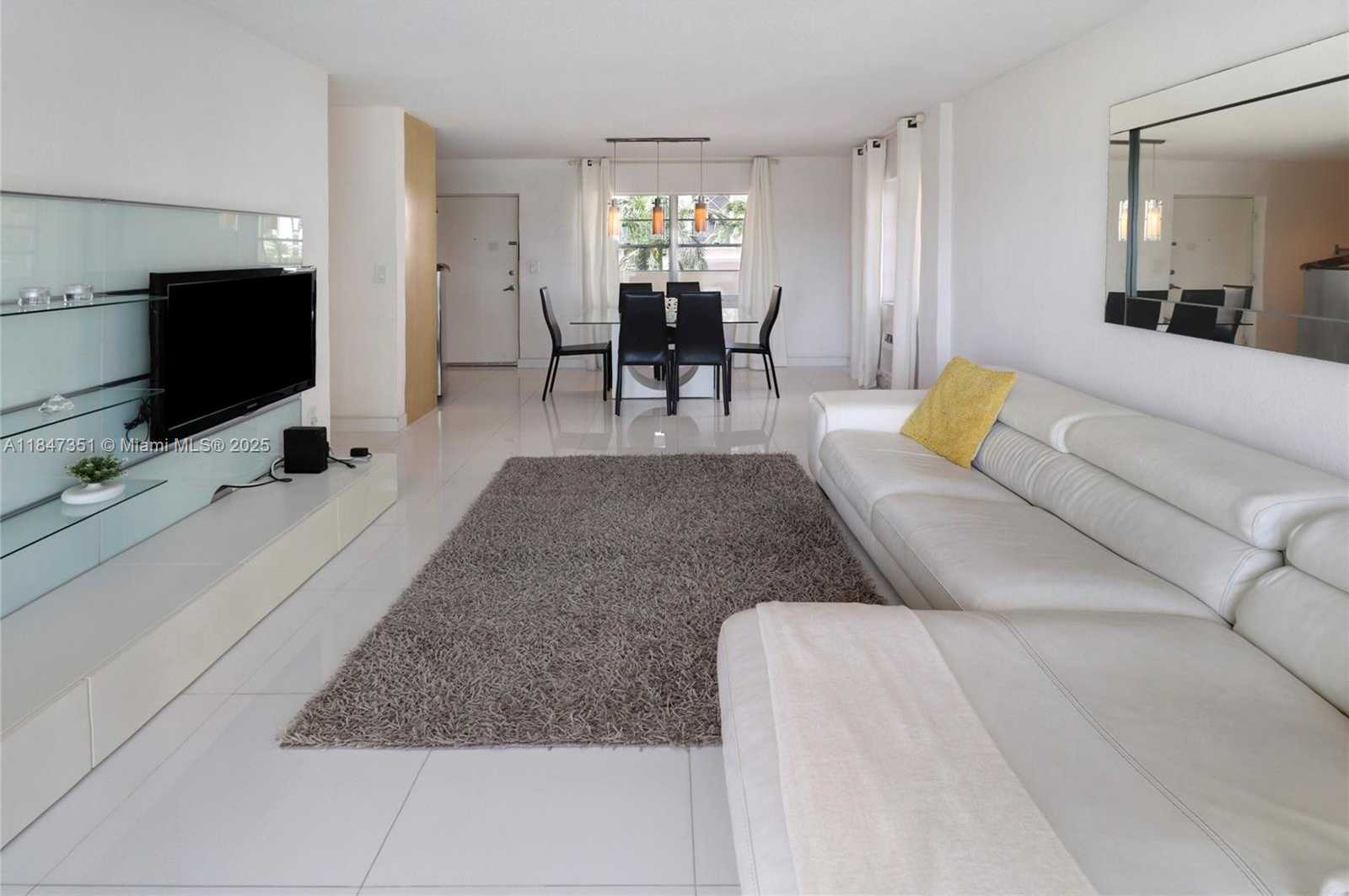 Small Image of 220 KINGS POINT DR #401, Sunny Isles Beach Number 7