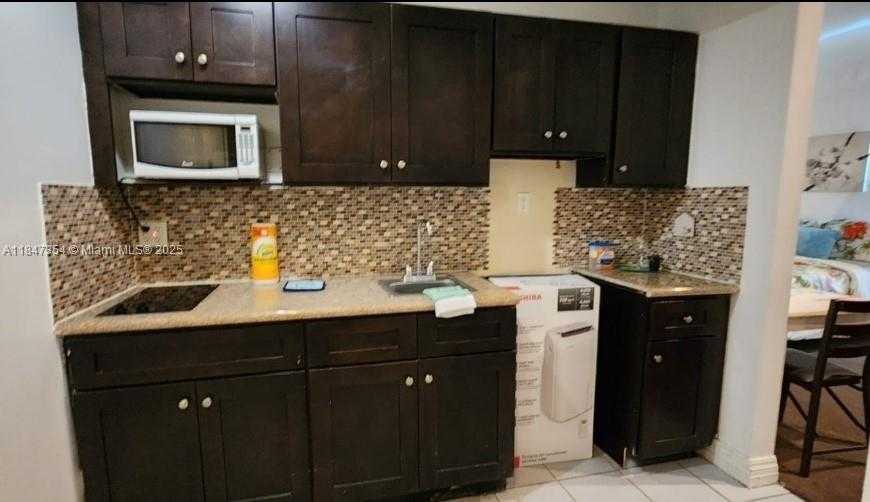 Small Image of 6345 COLLINS AVE #PH-21, Miami Beach Number 2