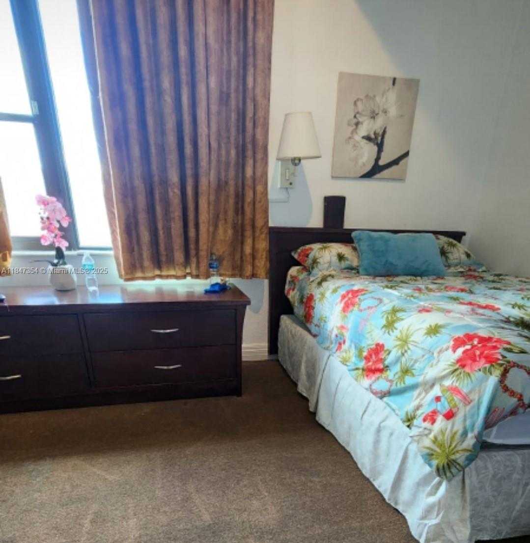 Small Image of 6345 COLLINS AVE #PH-21, Miami Beach Number 7