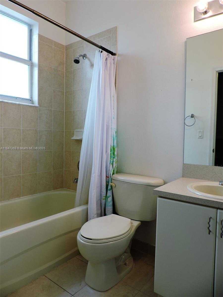 Small Image of 15289 SOUTH WEST 89TH TER, Miami Number 14
