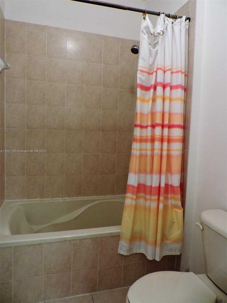 Small Image of 15289 SOUTH WEST 89TH TER, Miami Number 16