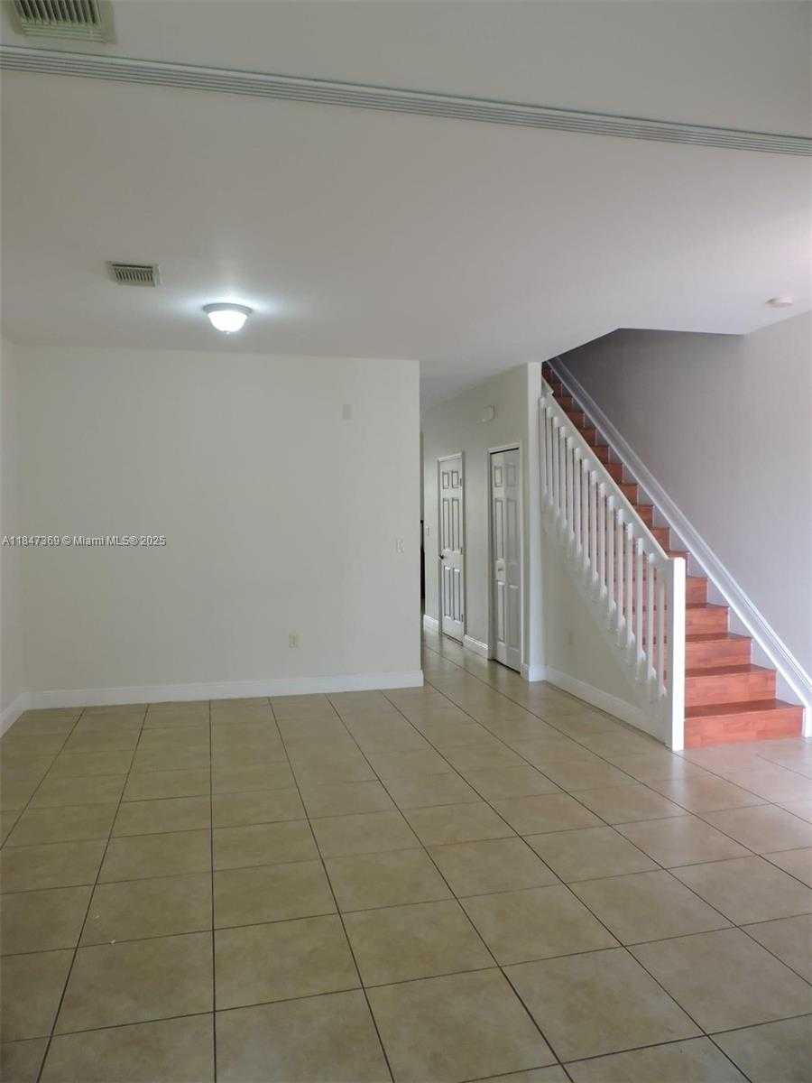 Small Image of 15289 SOUTH WEST 89TH TER, Miami Number 2