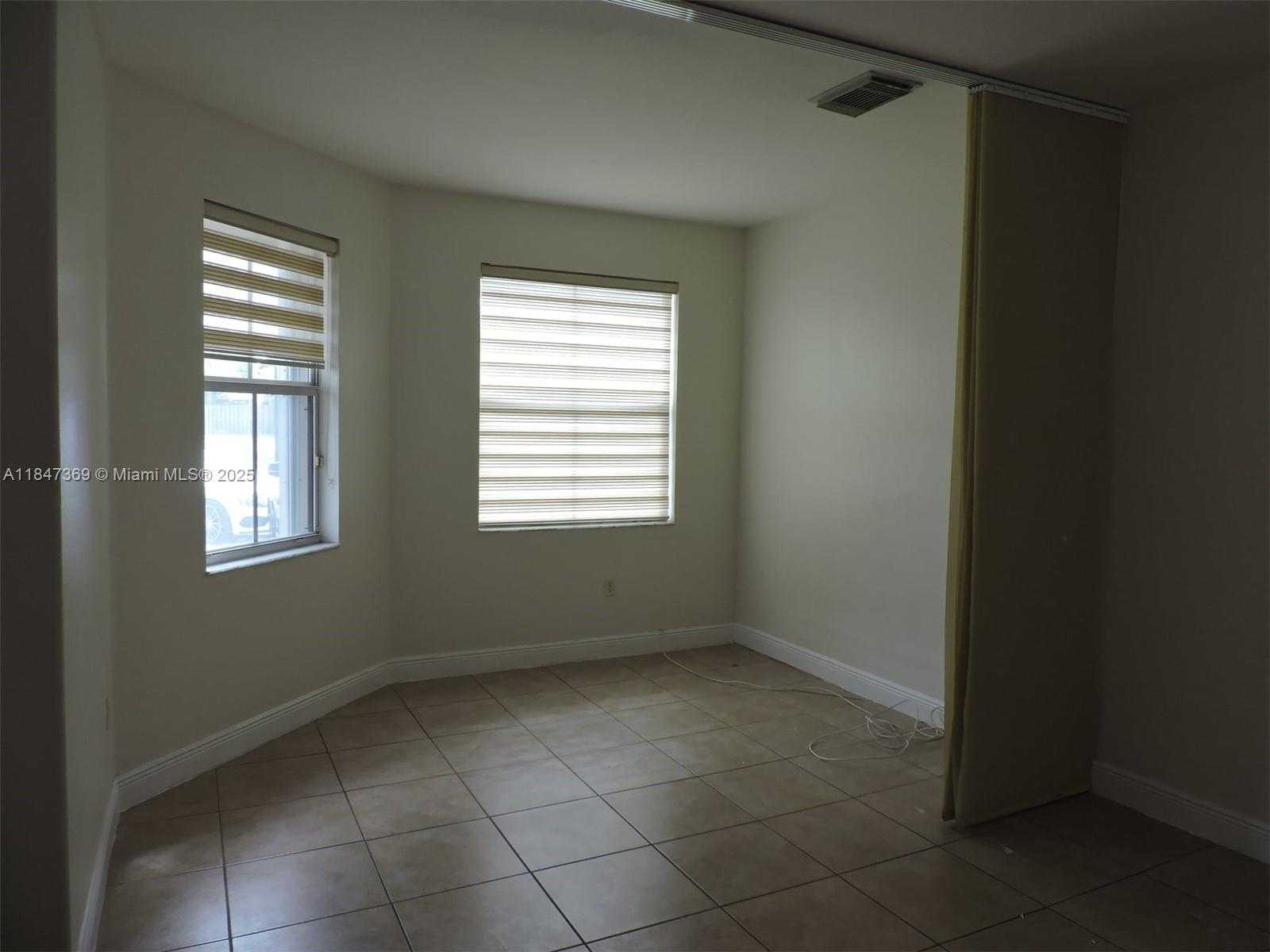 Small Image of 15289 SOUTH WEST 89TH TER, Miami Number 3