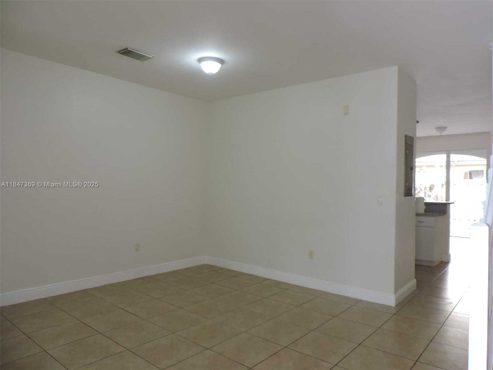 Small Image of 15289 SOUTH WEST 89TH TER, Miami Number 4