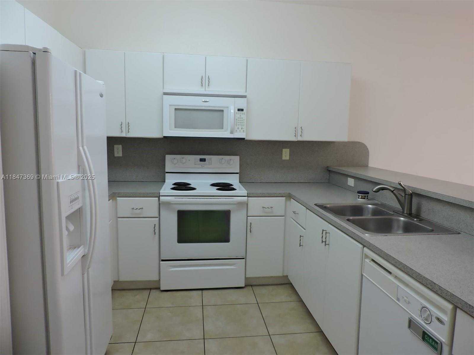 Small Image of 15289 SOUTH WEST 89TH TER, Miami Number 5