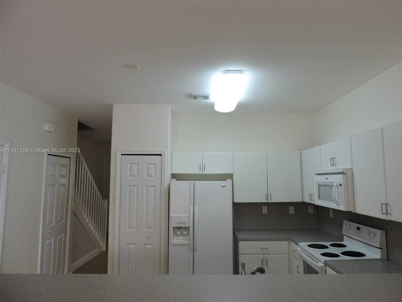 Small Image of 15289 SOUTH WEST 89TH TER, Miami Number 6