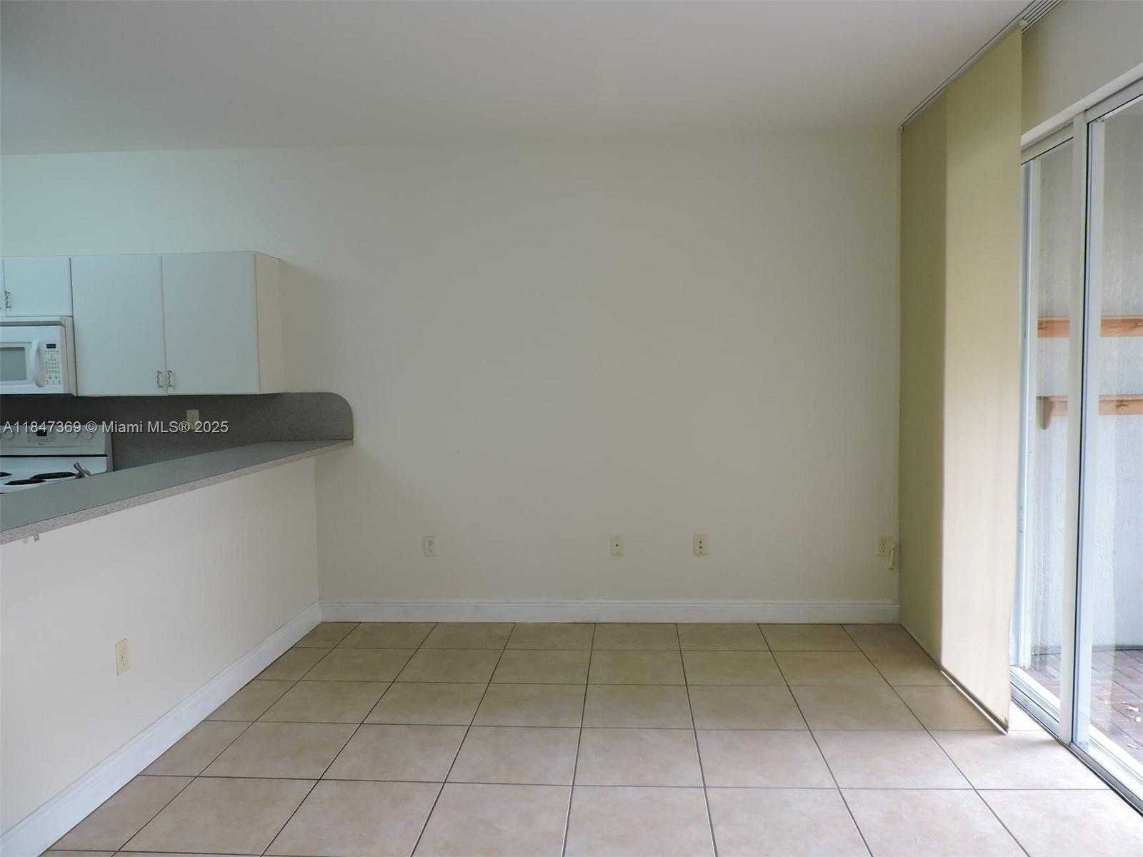 Small Image of 15289 SOUTH WEST 89TH TER, Miami Number 7
