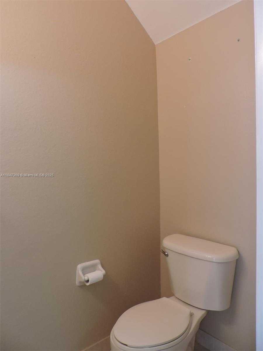 Small Image of 15289 SOUTH WEST 89TH TER, Miami Number 8