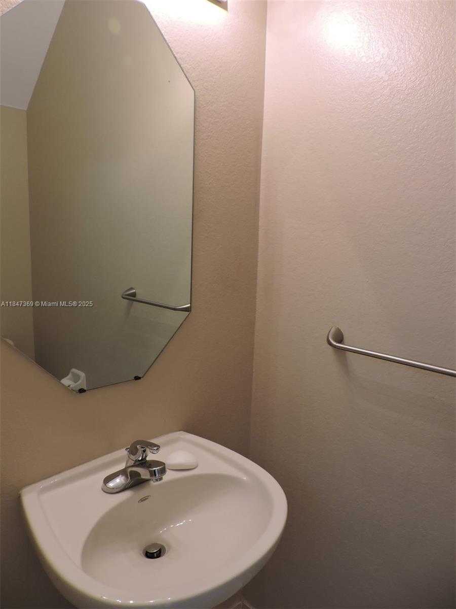 Small Image of 15289 SOUTH WEST 89TH TER, Miami Number 9