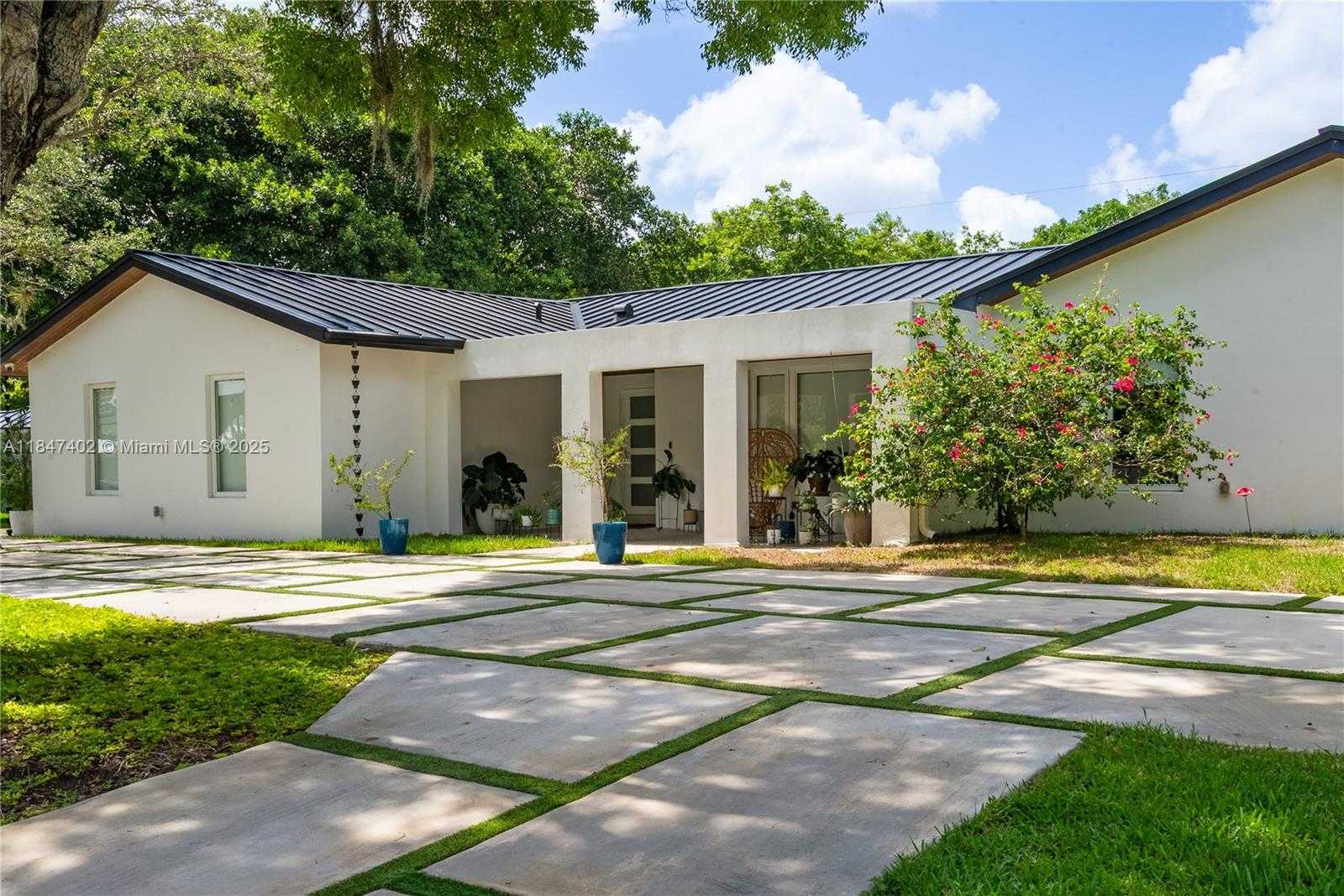 Small Image of 7705 SOUTH WEST 171ST TER, Palmetto Bay Number 2