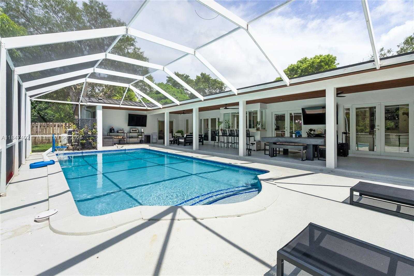 Small Image of 7705 SOUTH WEST 171ST TER, Palmetto Bay Number 4
