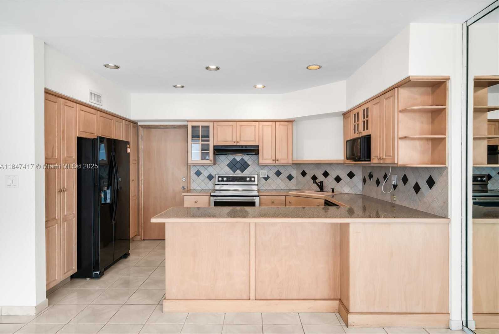 Small Image of 1408 BRICKELL BAY DR #1106, Miami Number 10