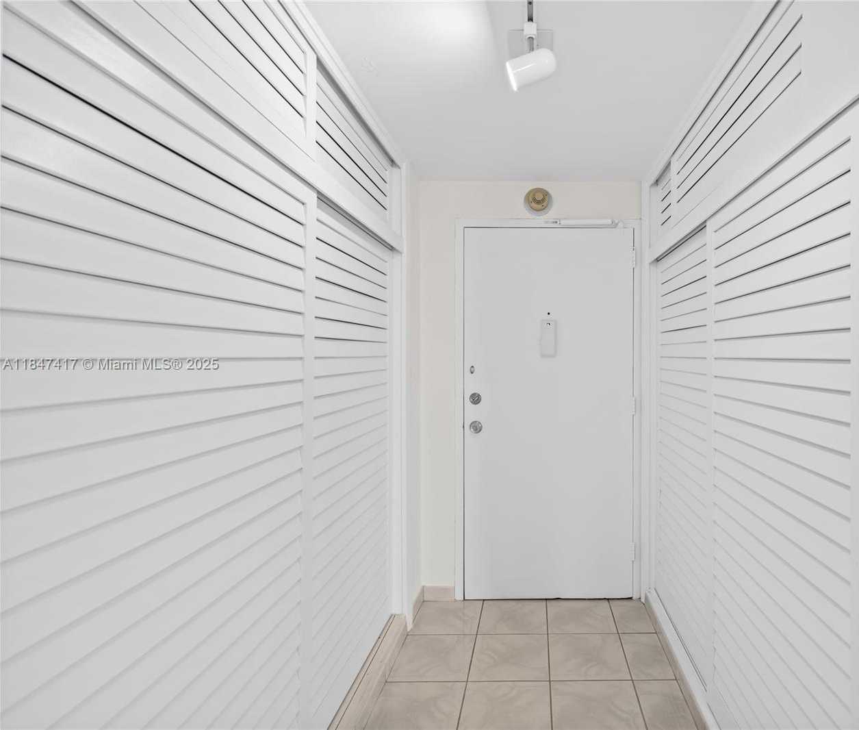 Small Image of 1408 BRICKELL BAY DR #1106, Miami Number 13