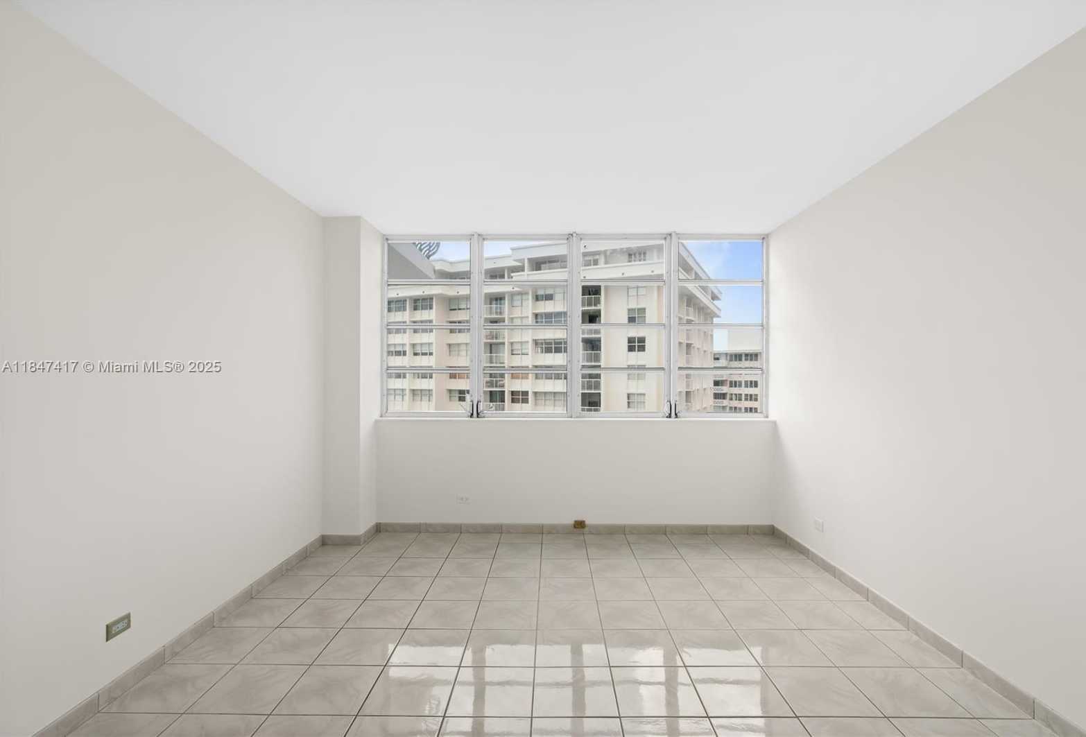 Small Image of 1408 BRICKELL BAY DR #1106, Miami Number 19