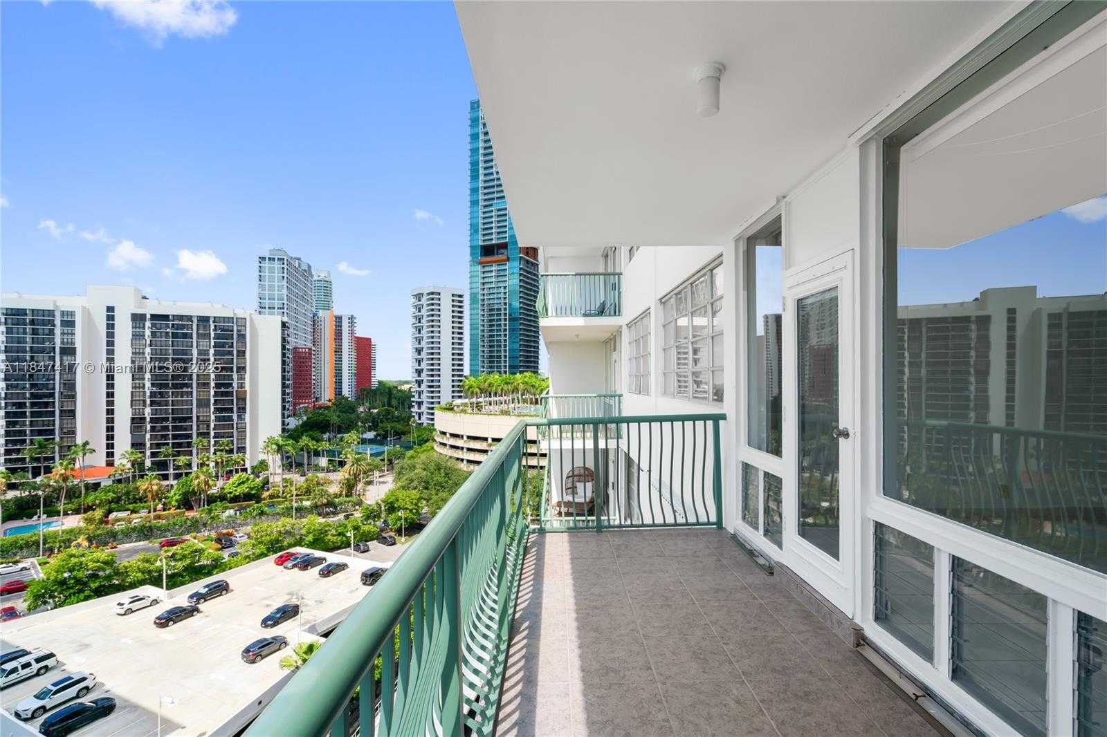 Small Image of 1408 BRICKELL BAY DR #1106, Miami Number 31