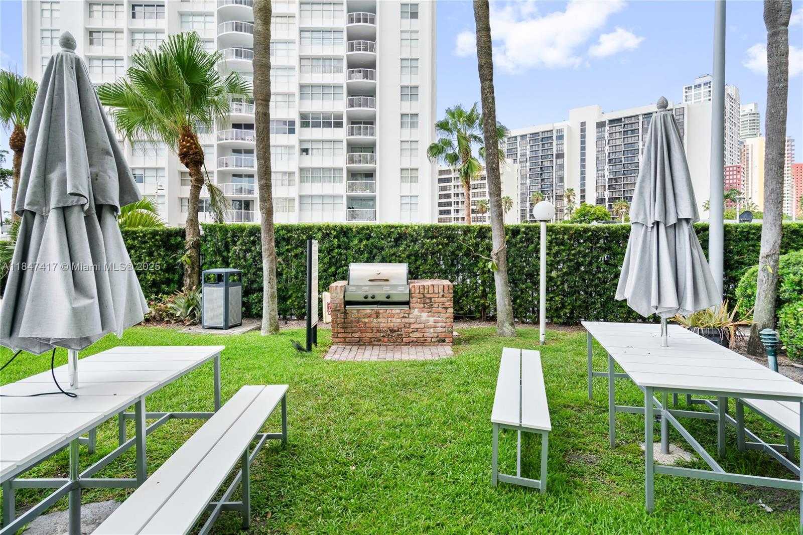 Small Image of 1408 BRICKELL BAY DR #1106, Miami Number 41