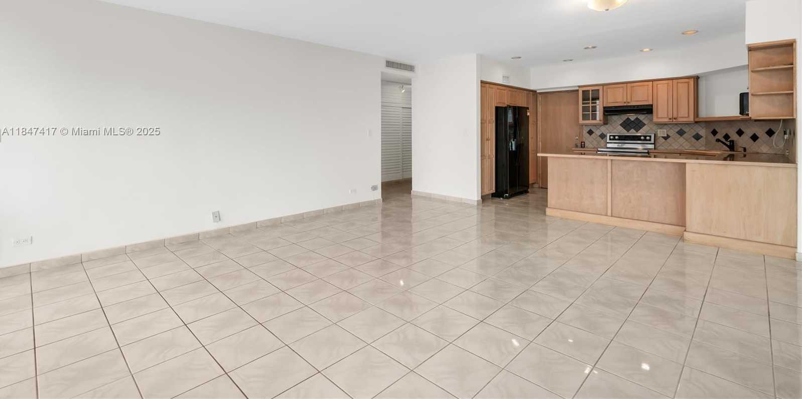 Small Image of 1408 BRICKELL BAY DR #1106, Miami Number 5
