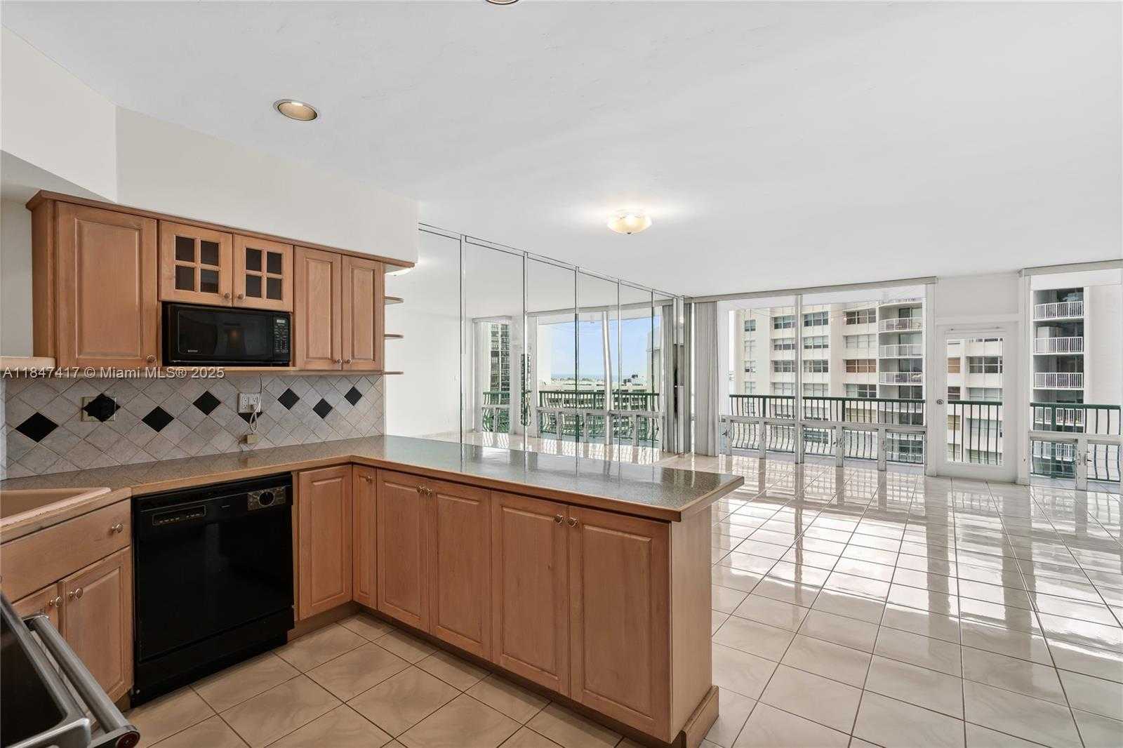 Small Image of 1408 BRICKELL BAY DR #1106, Miami Number 8