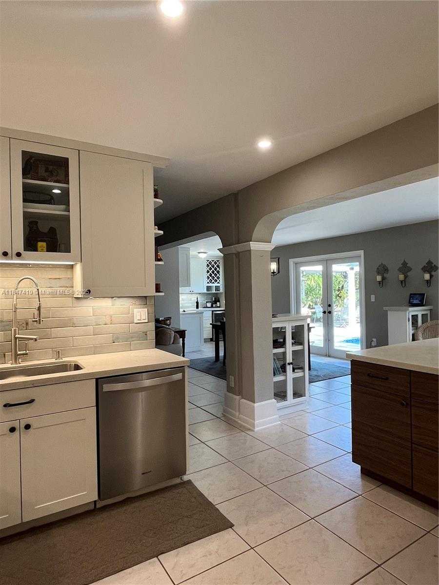 Small Image of 8220 SOUTH WEST 162ND, Palmetto Bay Number 48