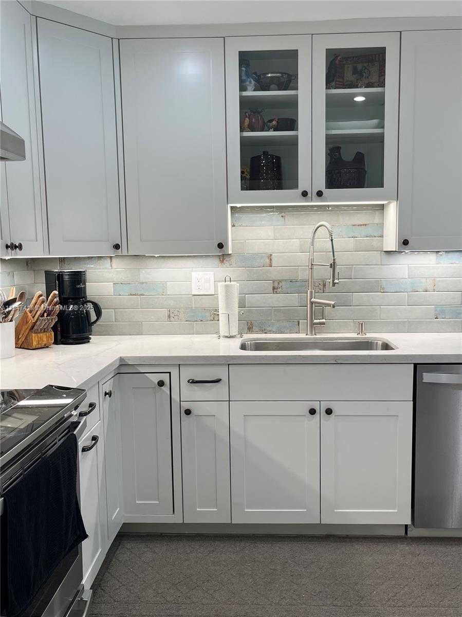 Small Image of 8220 SOUTH WEST 162ND, Palmetto Bay Number 50