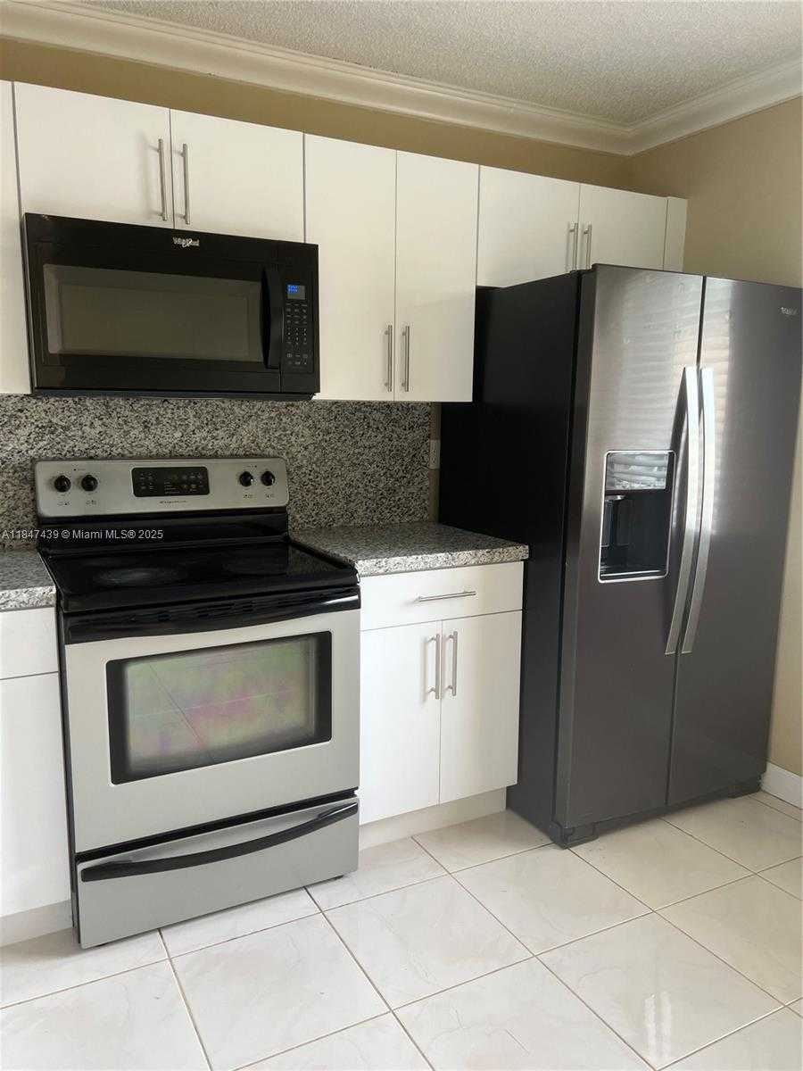 Small Image of 17798 SOUTH WEST 139TH CT #17798, Miami Number 10