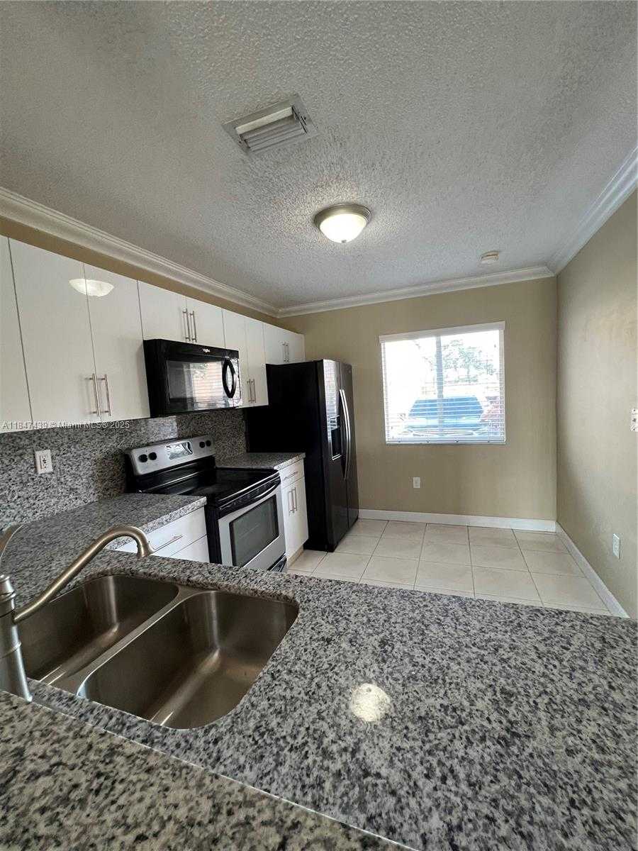 Small Image of 17798 SOUTH WEST 139TH CT #17798, Miami Number 13