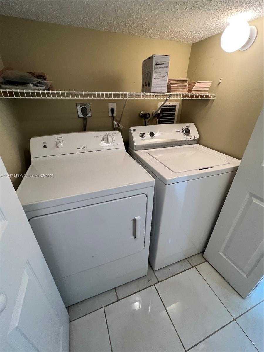 Small Image of 17798 SOUTH WEST 139TH CT #17798, Miami Number 14