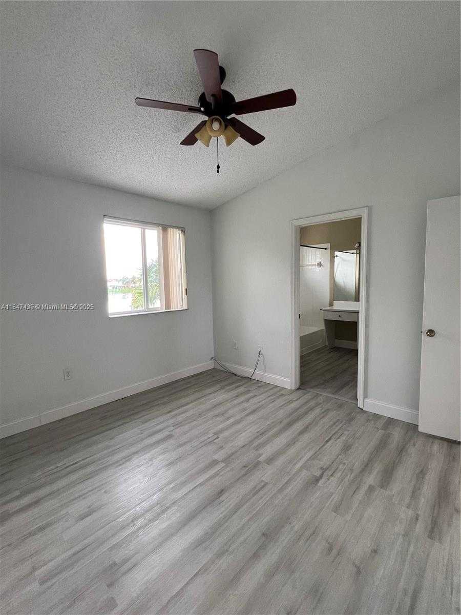 Small Image of 17798 SOUTH WEST 139TH CT #17798, Miami Number 19