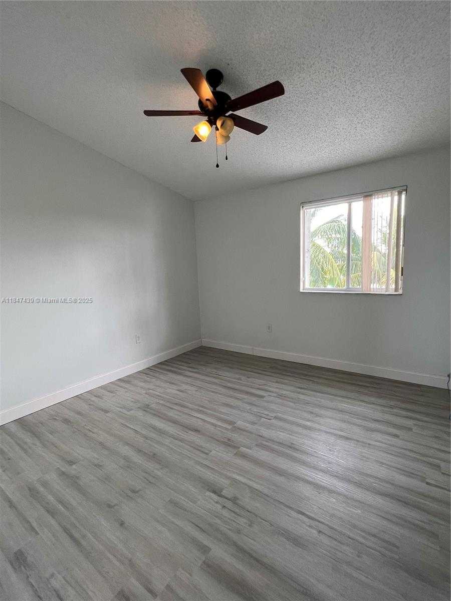 Small Image of 17798 SOUTH WEST 139TH CT #17798, Miami Number 20