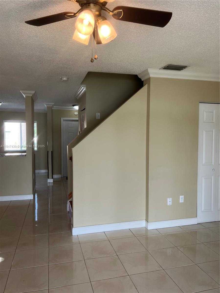 Small Image of 17798 SOUTH WEST 139TH CT #17798, Miami Number 4