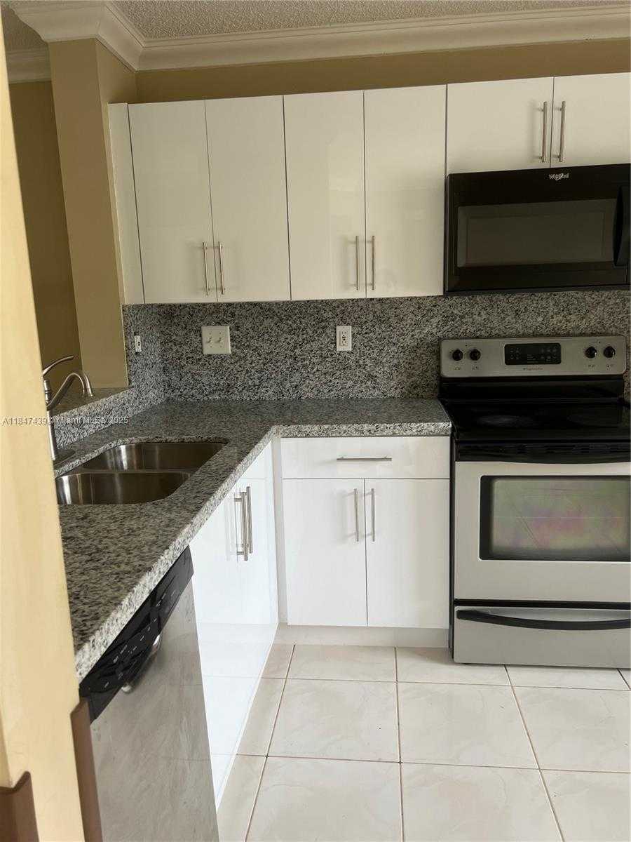 Small Image of 17798 SOUTH WEST 139TH CT #17798, Miami Number 7