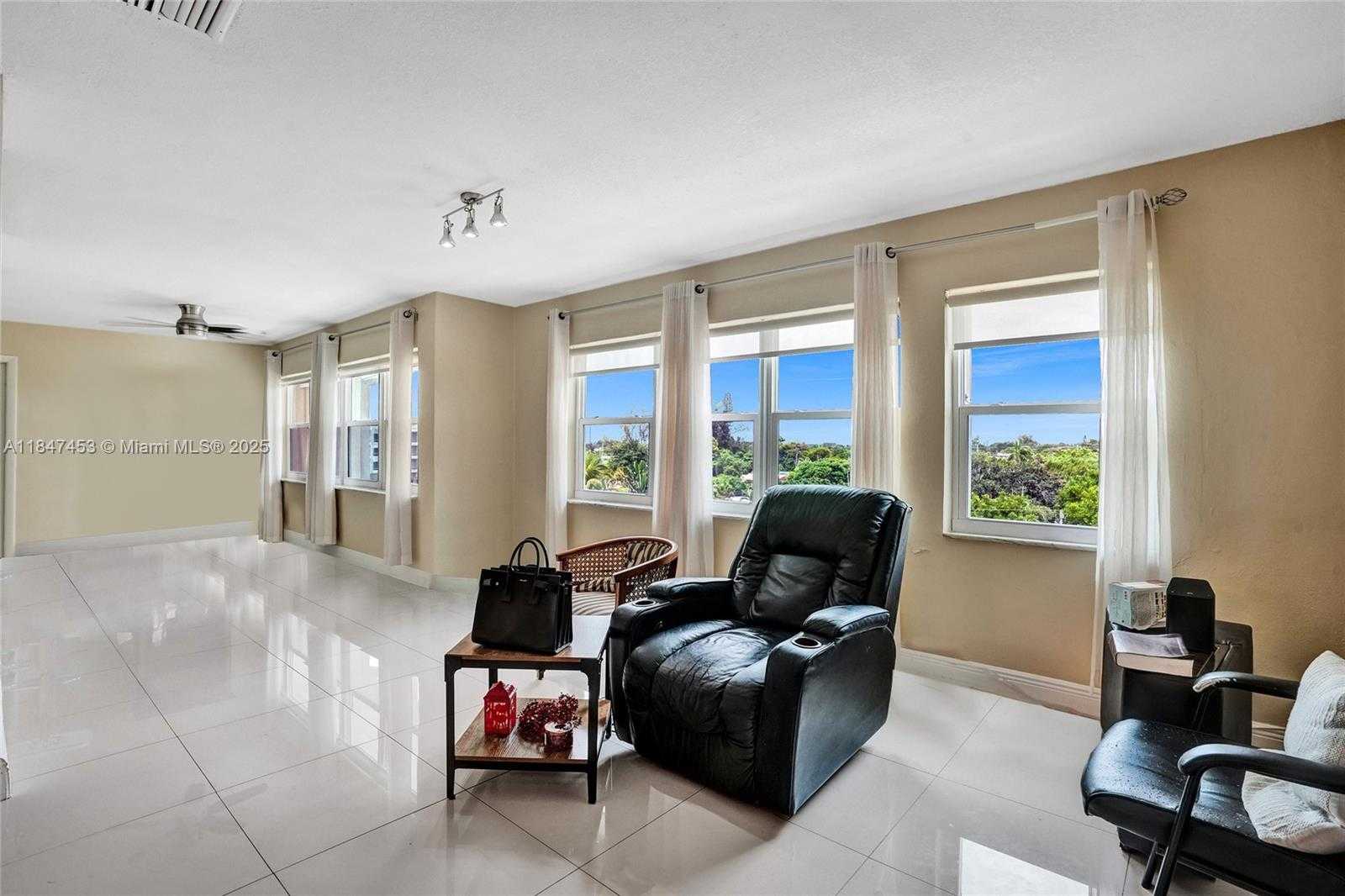 Small Image of 215 SOUTH EAST 3RD AVE #501C, Hallandale Beach Number 11