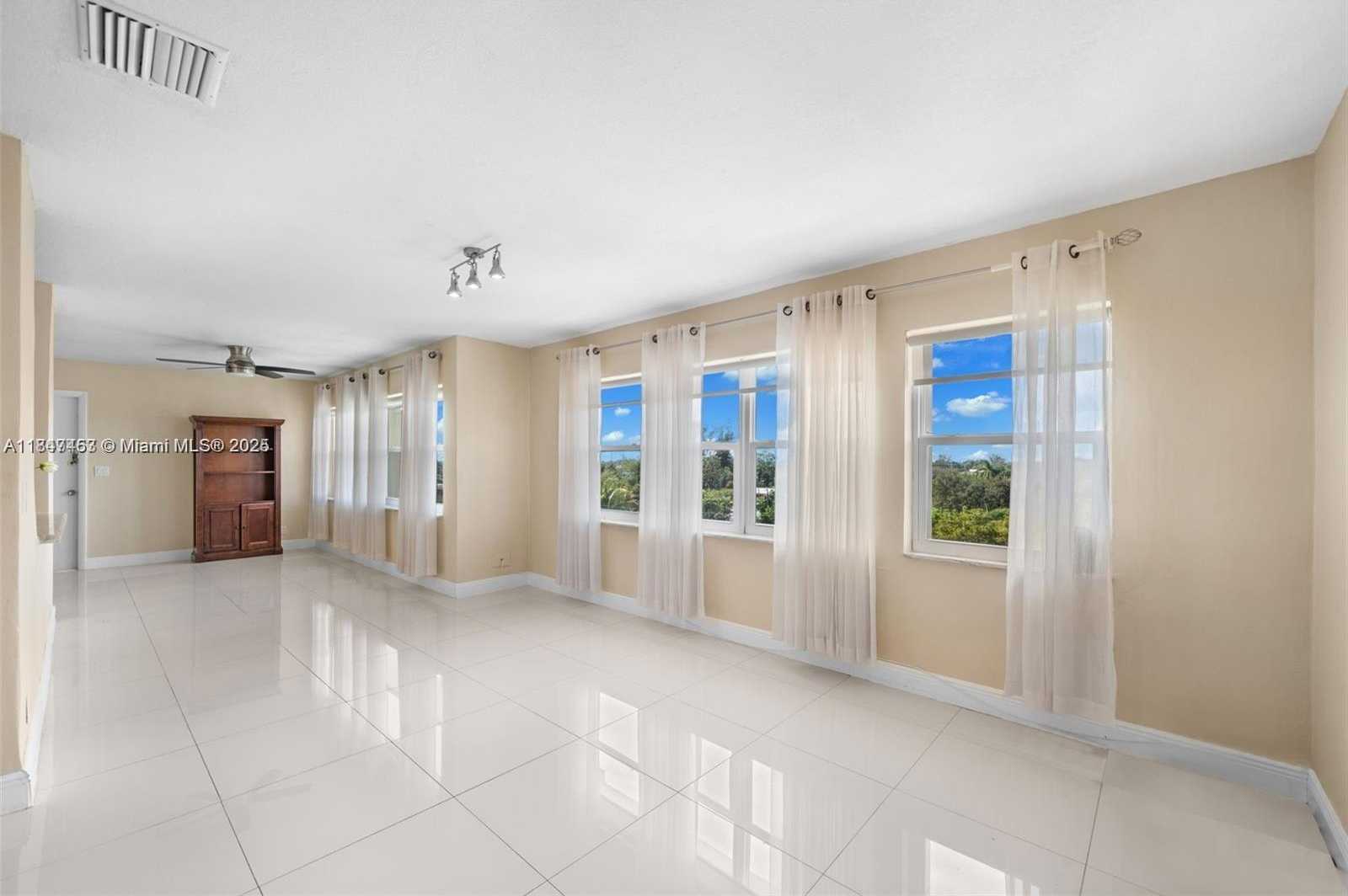 Small Image of 215 SOUTH EAST 3RD AVE #501C, Hallandale Beach Number 12
