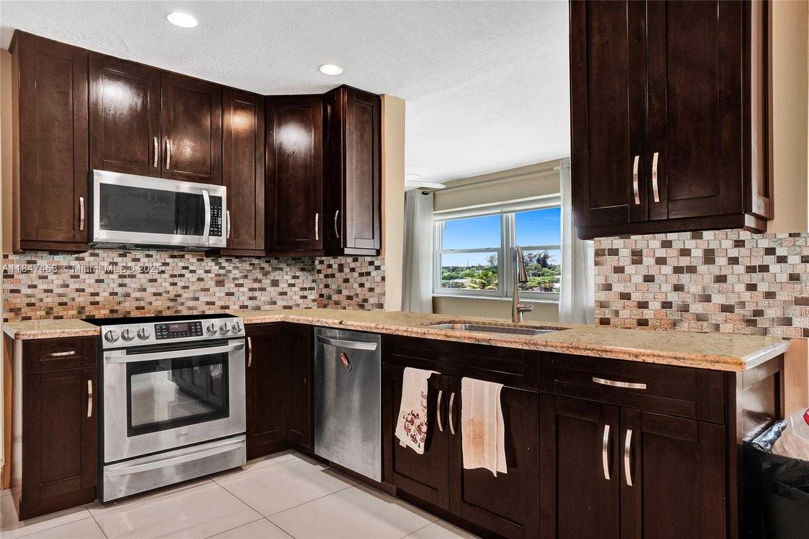 Small Image of 215 SOUTH EAST 3RD AVE #501C, Hallandale Beach Number 2
