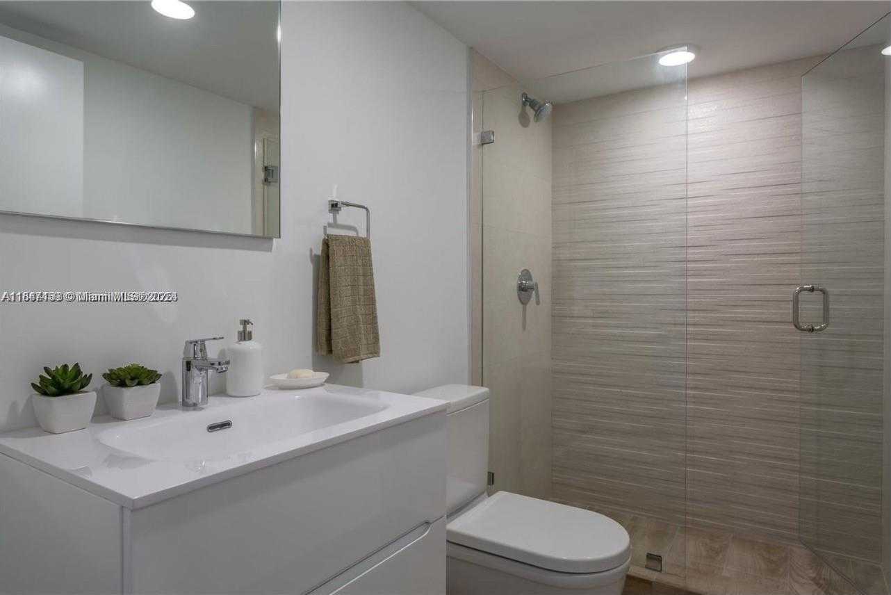 Small Image of 9261 EAST BAY HARBOR DR #303, Bay Harbor Islands Number 12