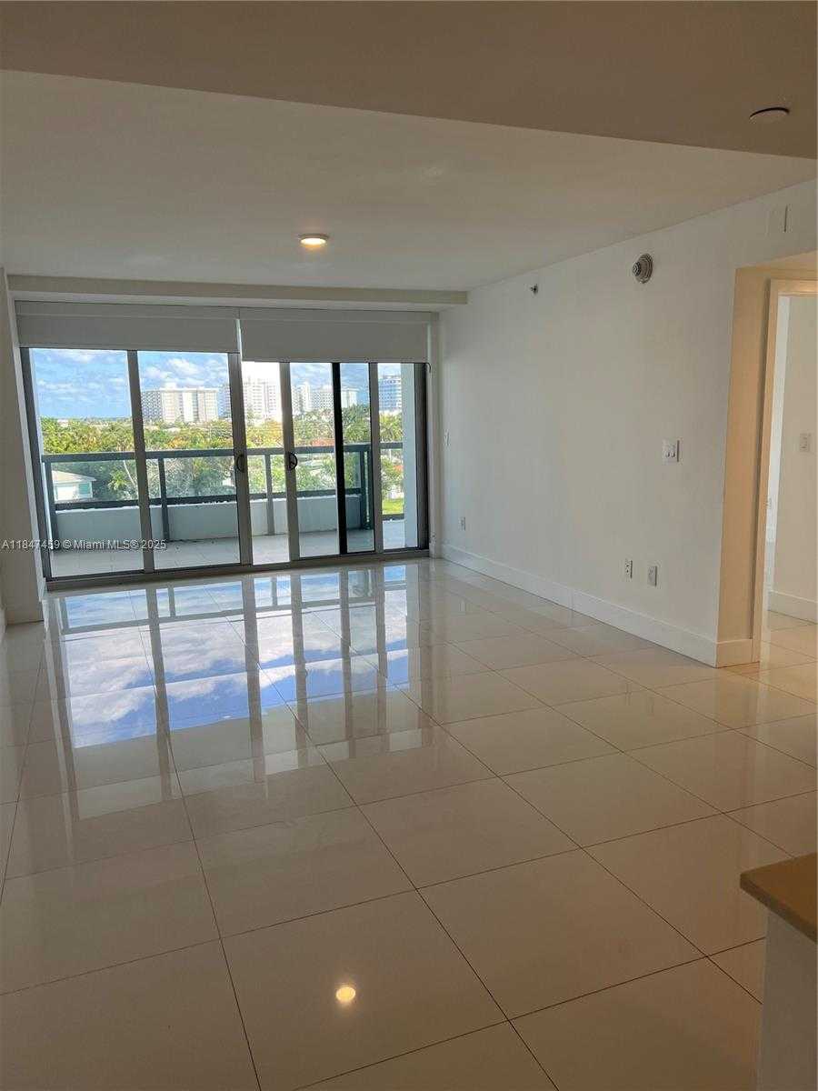 Small Image of 9261 EAST BAY HARBOR DR #303, Bay Harbor Islands Number 14
