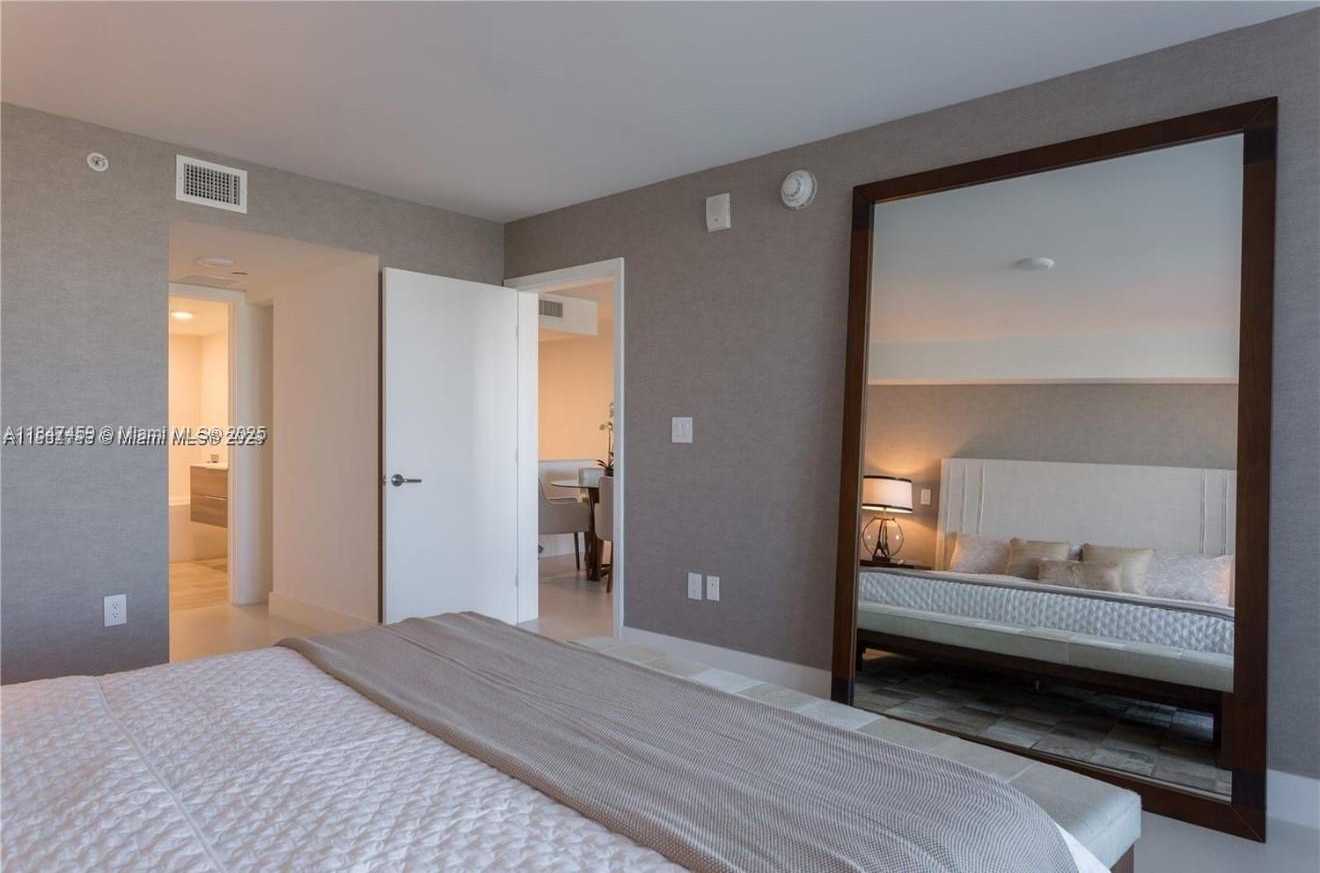 Small Image of 9261 EAST BAY HARBOR DR #303, Bay Harbor Islands Number 4
