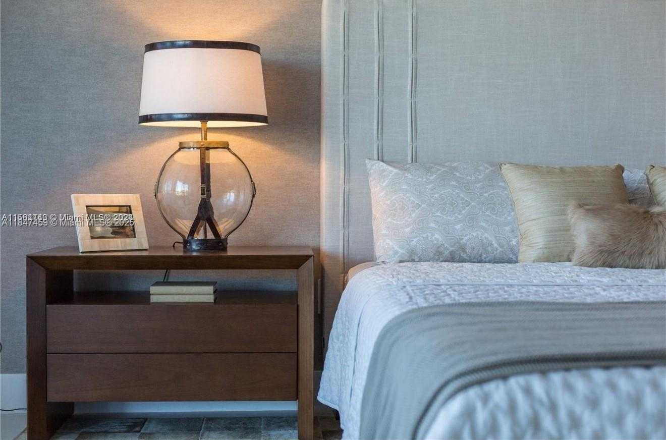 Small Image of 9261 EAST BAY HARBOR DR #303, Bay Harbor Islands Number 5
