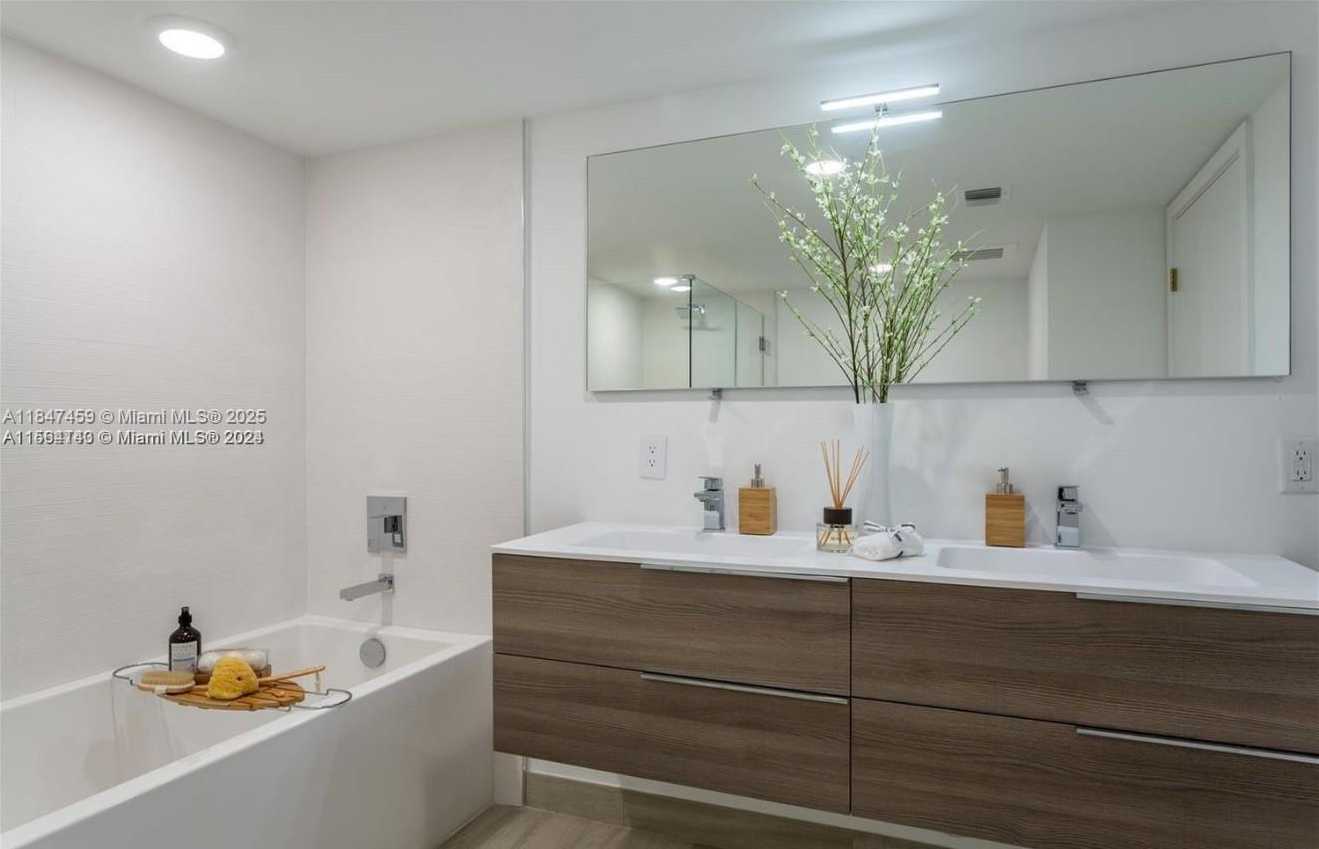 Small Image of 9261 EAST BAY HARBOR DR #303, Bay Harbor Islands Number 7