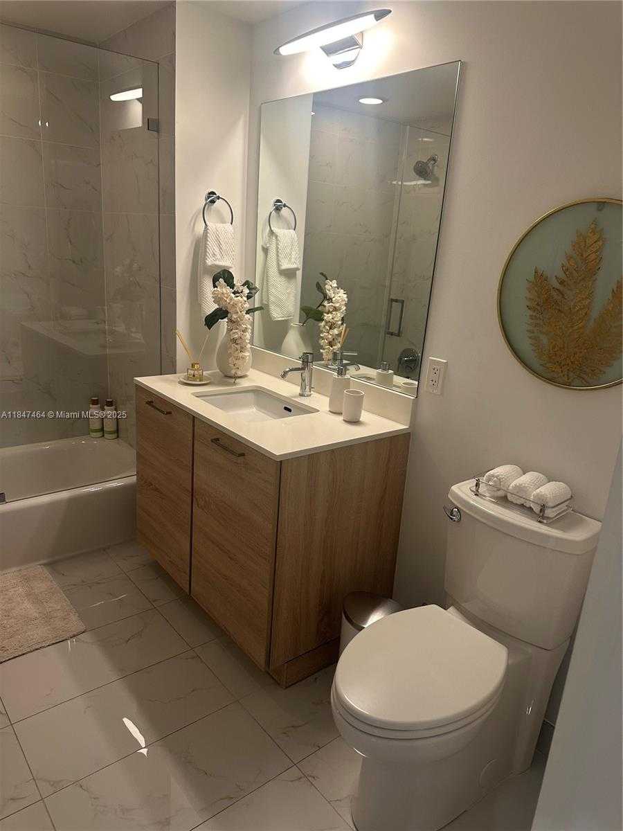 Small Image of 16385 BISCAYNE BLVD #1206, North Miami Beach Number 16