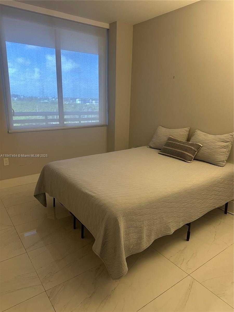 Small Image of 16385 BISCAYNE BLVD #1206, North Miami Beach Number 17