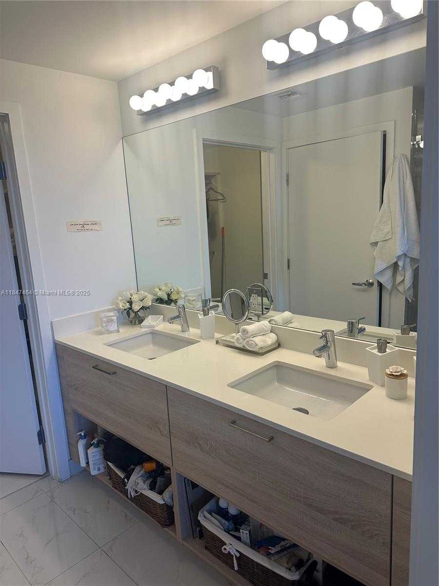 Small Image of 16385 BISCAYNE BLVD #1206, North Miami Beach Number 20