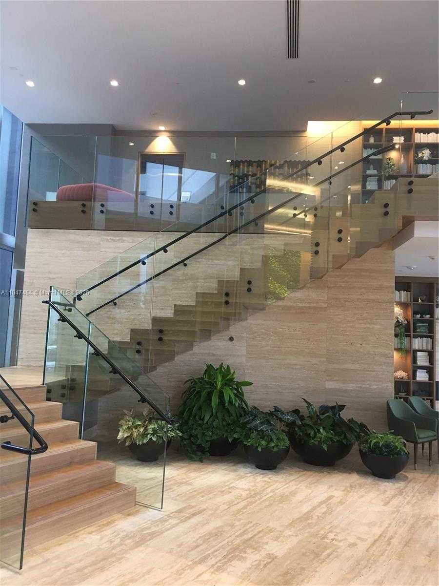 Small Image of 16385 BISCAYNE BLVD #1206, North Miami Beach Number 4