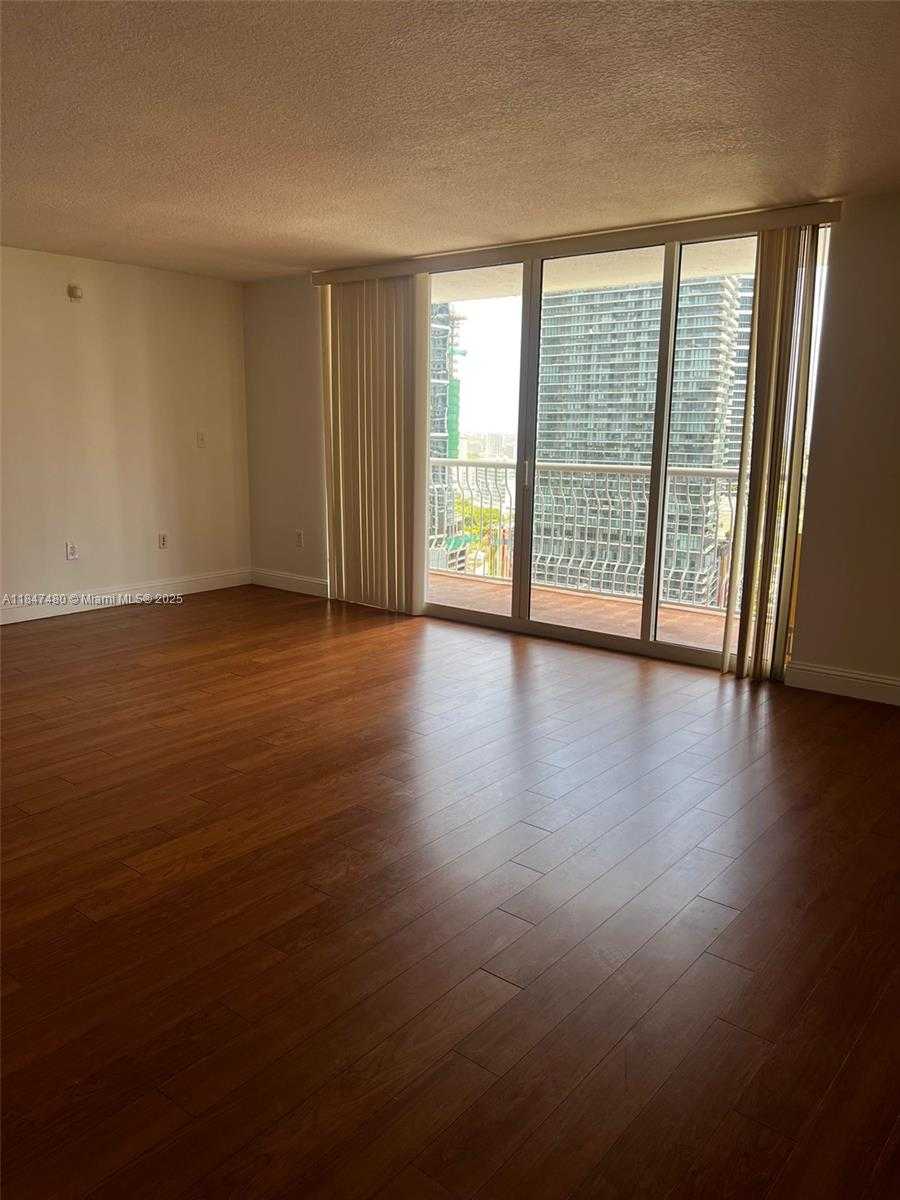 Small Image of 1200 BRICKELL BAY DR #2723, Miami Number 3