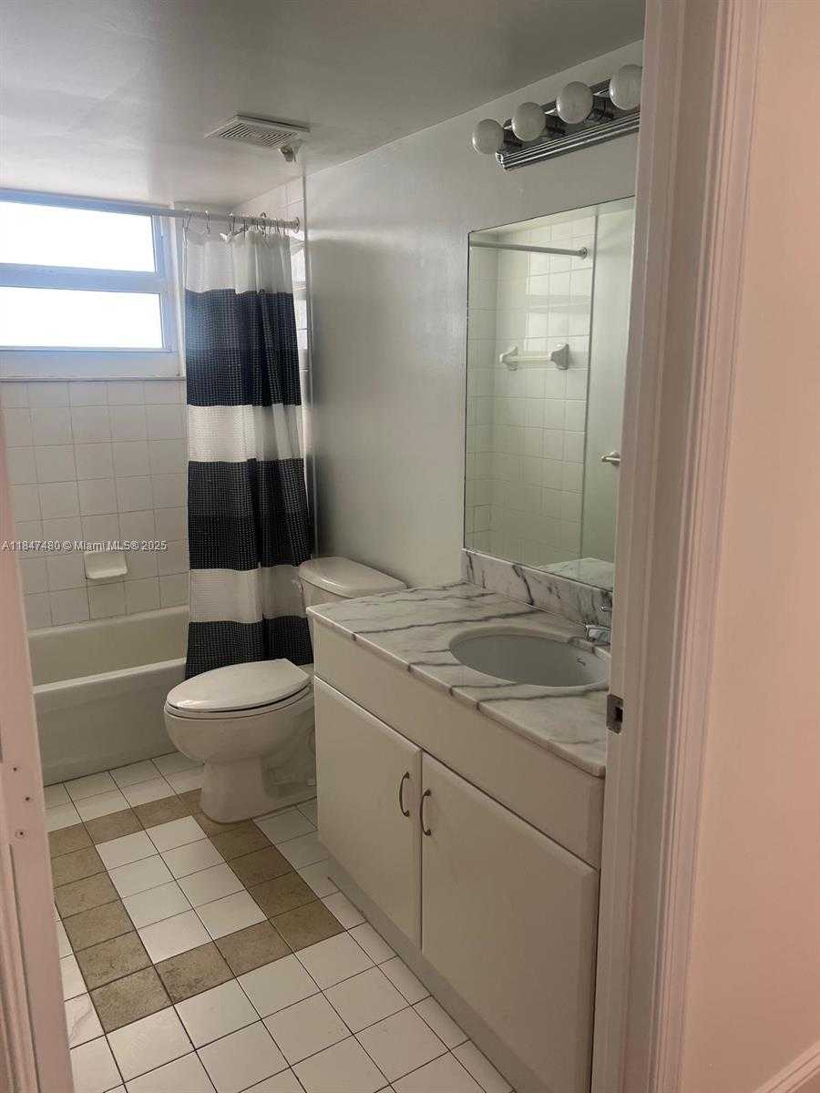 Small Image of 1200 BRICKELL BAY DR #2723, Miami Number 9