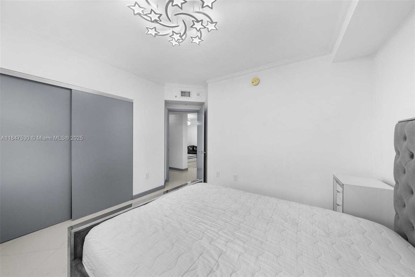 Small Image of 17100 NORTH BAY RD #1404, Sunny Isles Beach Number 10