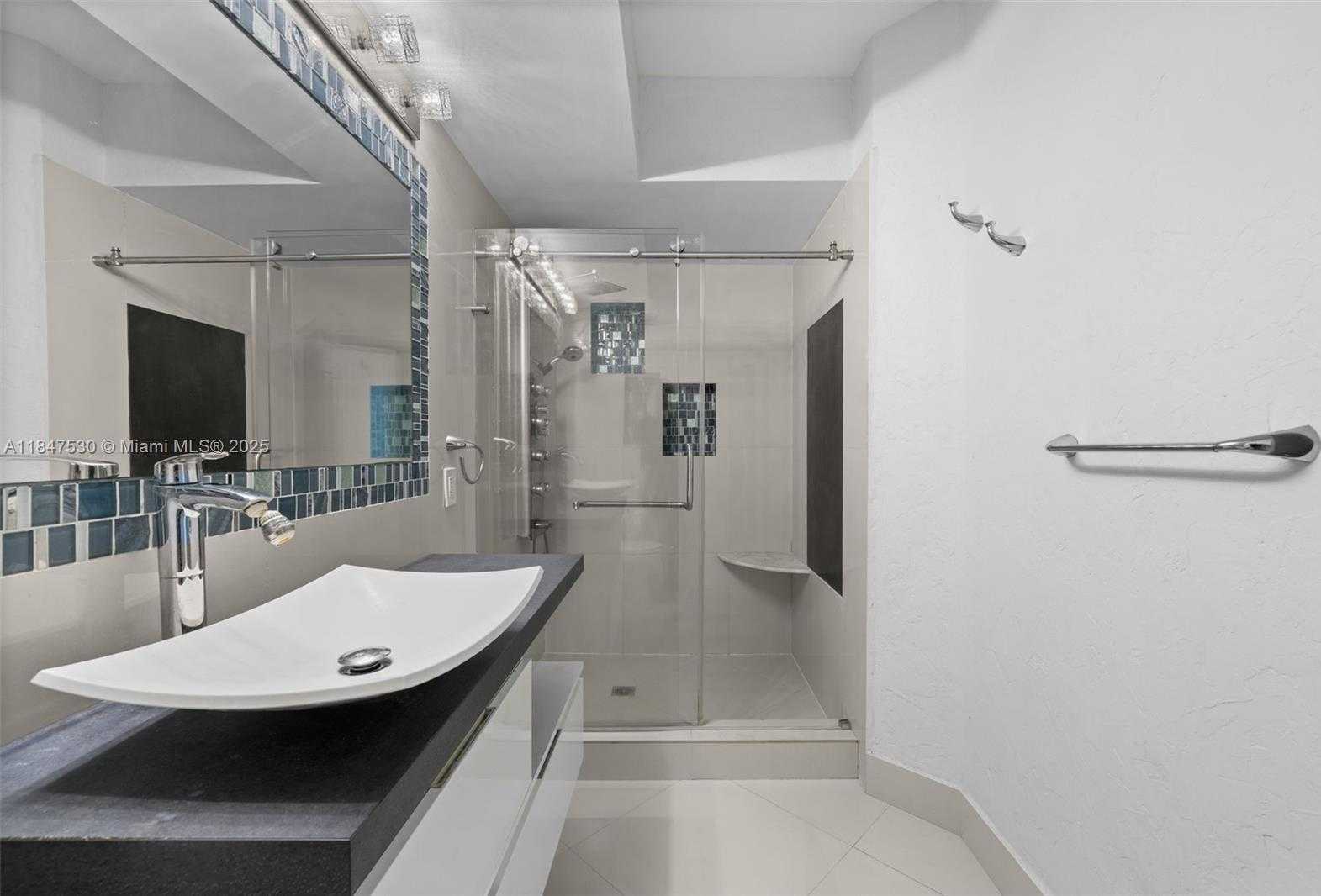 Small Image of 17100 NORTH BAY RD #1404, Sunny Isles Beach Number 12